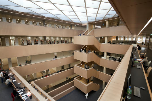 Die Innenarchitektur der Universitäts- und Landesbibliothek der TU Darmstadt.