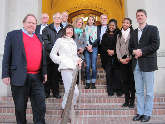 Die Regionalgruppe San Francisco vor dem Institute for European Studies an der University of Berkeley.